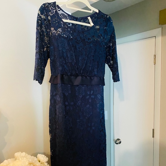 Hello Miz Maternity Lace Dress Navy Size L - Picture 3 of 6